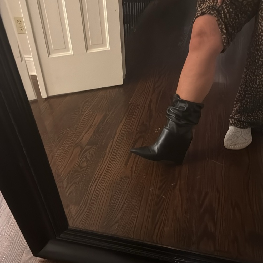 Schutz size 9 Shlee wedge boots - Picture 6 of 6